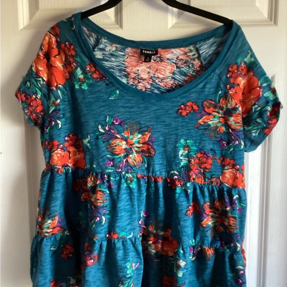 Torrid sz 0 crop babydoll tee AWESOME - Picture 1 of 3